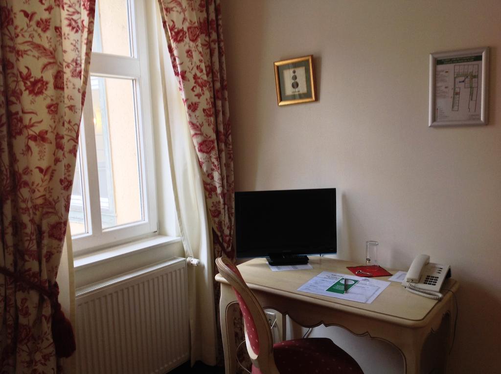 Hotel Adler Rudolstadt Δωμάτιο φωτογραφία
